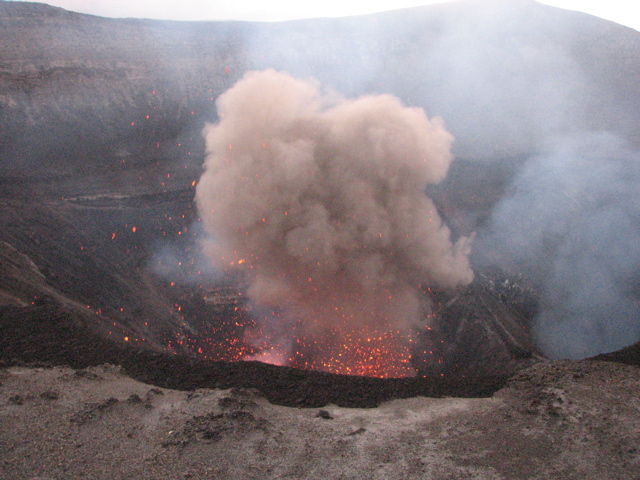 Eruption of Yasur volcano