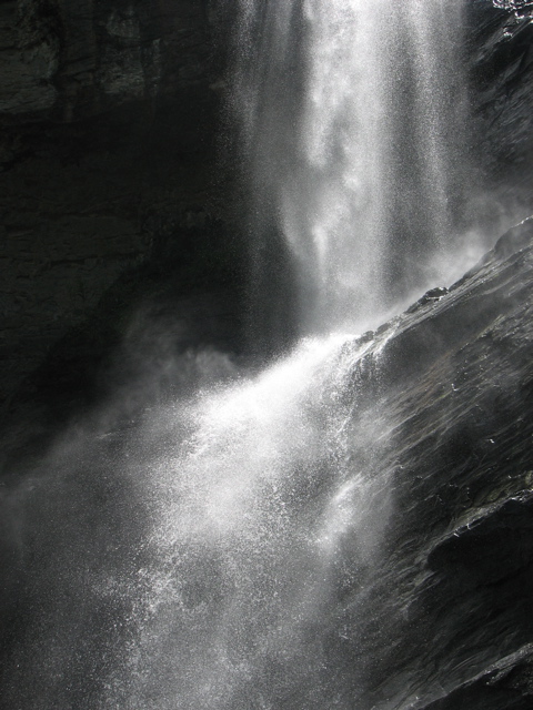 Wainuta waterfall
